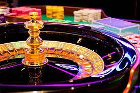 Antarmuka aplikasi ligajawara168 menampilkan menu utama dengan sportsbook, live dealer, dan slot games